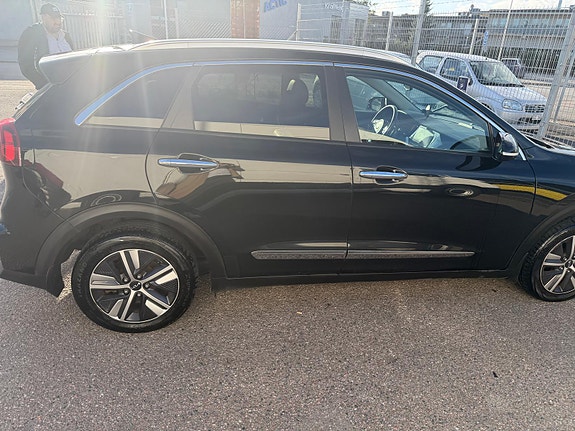 Kia Niro 2 of 7