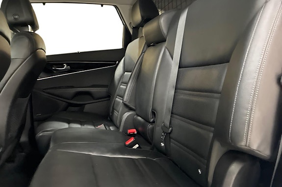 Kia Sorento 14 of 30