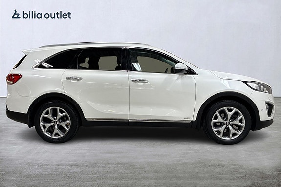 Kia Sorento 5 of 30