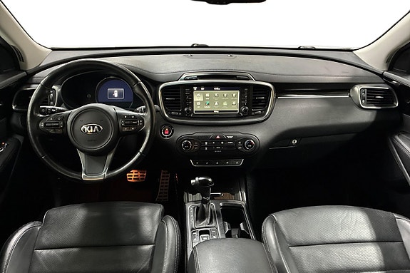 Kia Sorento 12 of 30