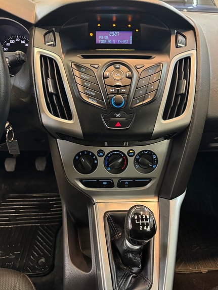 Ford Focus 15 of 24
