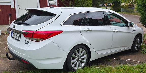 Hyundai i40 2 of 10