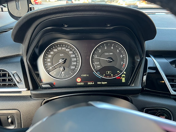 BMW 218i 9 of 16