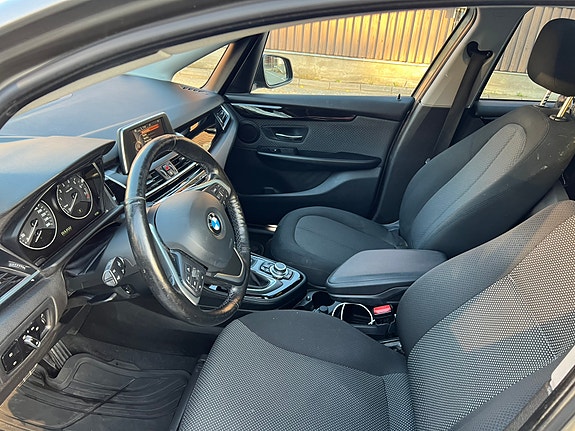 BMW 218i 8 of 16