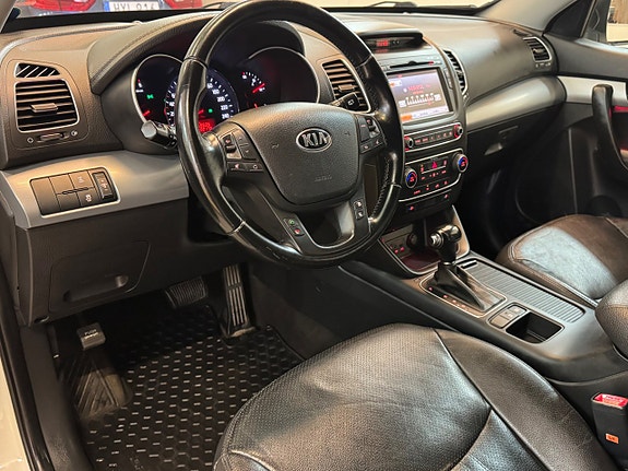Kia Sorento 15 of 30
