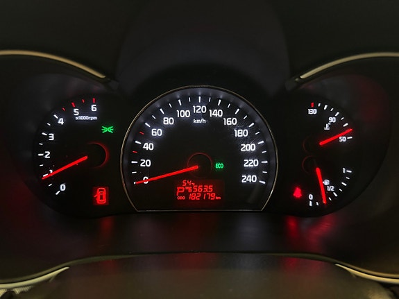 Kia Sorento 13 of 30