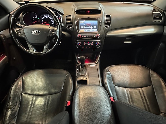 Kia Sorento 16 of 30