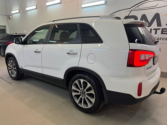 Kia Sorento 5 of 30