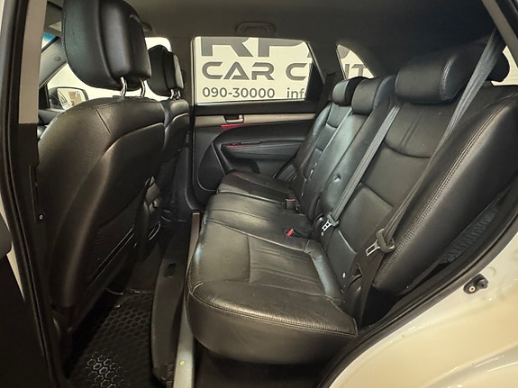 Kia Sorento 28 of 30
