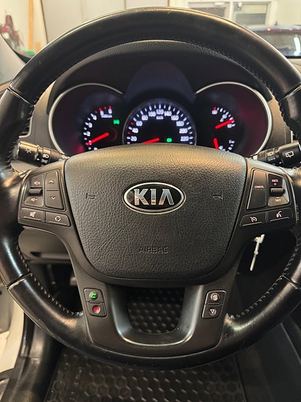 Kia Sorento 14 of 30