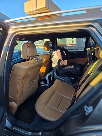 Mercedes-Benz E220 6 of 8