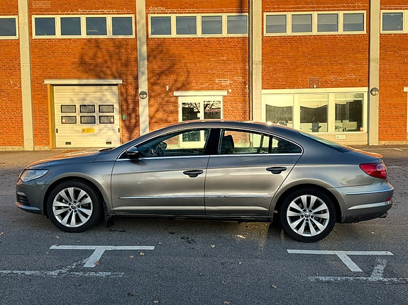 Volkswagen Passat CC 4 of 12