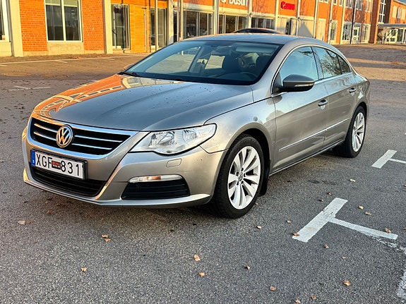 Volkswagen Passat CC 2 of 12