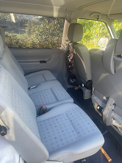 Volkswagen Caravelle 4 of 4