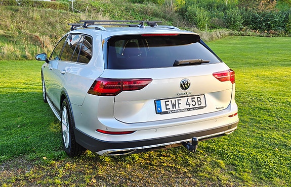 Volkswagen Golf Alltrack 5 of 8