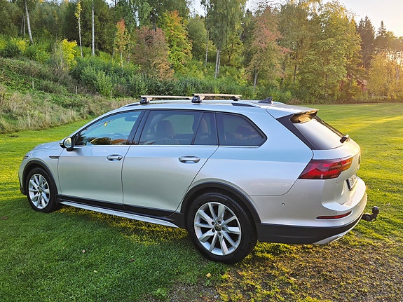Volkswagen Golf Alltrack 4 of 8