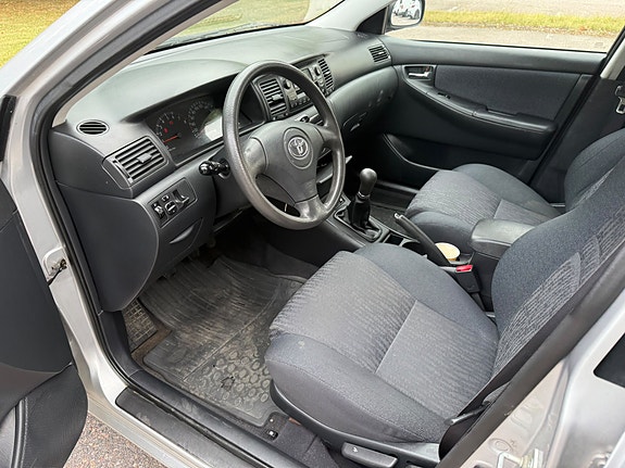 Toyota Corolla 7 of 7