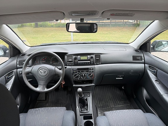 Toyota Corolla 6 of 7