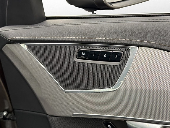 Volvo XC90 17 of 30