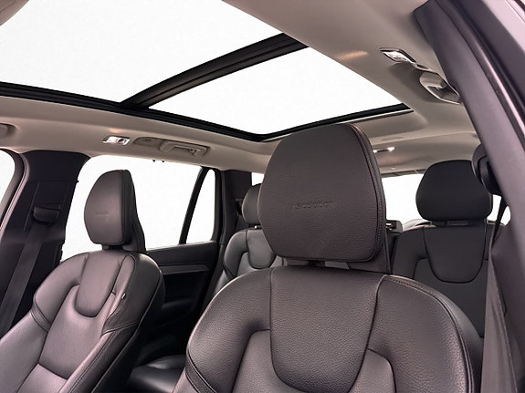 Volvo XC90 15 of 30