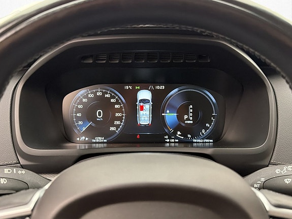Volvo XC90 21 of 30