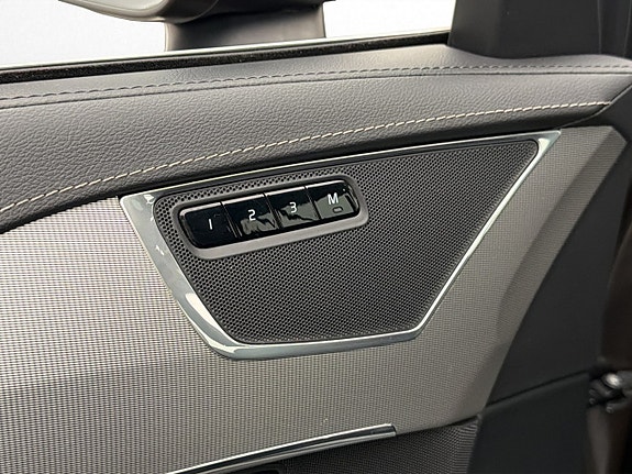 Volvo XC90 20 of 30