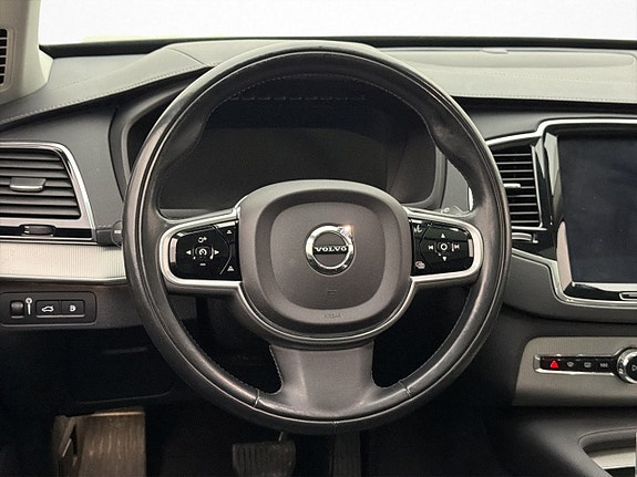 Volvo XC90 12 of 30