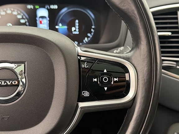 Volvo XC90 23 of 30
