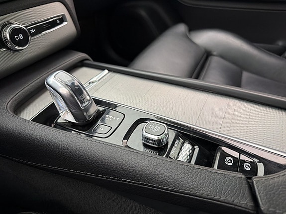 Volvo XC90 25 of 30