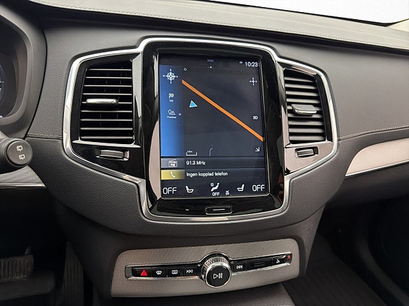 Volvo XC90 27 of 30