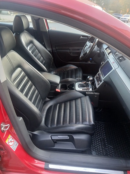 Volkswagen Passat 12 of 13