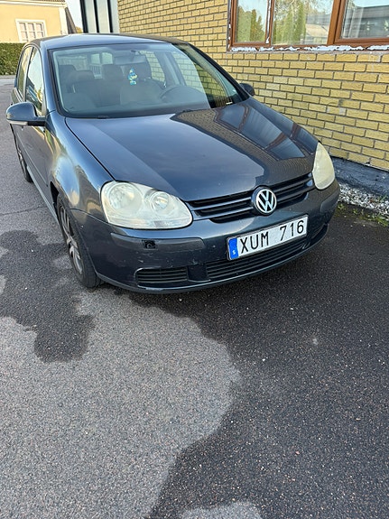 Volkswagen Golf V 3 of 4