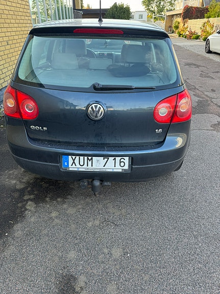 Volkswagen Golf V 4 of 4