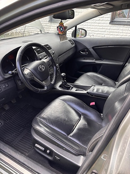 Toyota Avensis 9 of 11