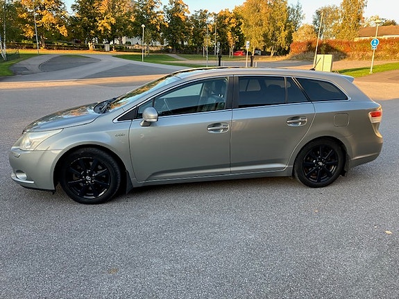 Toyota Avensis 3 of 11