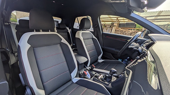 Volkswagen T-Roc 8 of 11