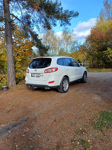 Hyundai Santa Fe 3 of 8