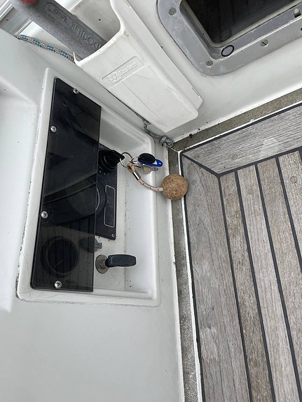 Beneteau First 325 16 of 18