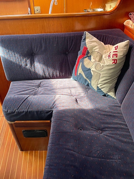 Beneteau First 325 5 of 18