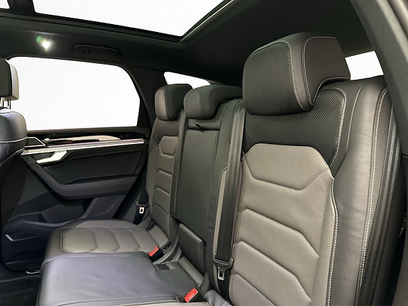 Volkswagen Touareg 16 of 30
