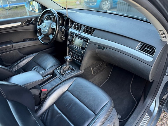 Skoda Superb 14 of 20