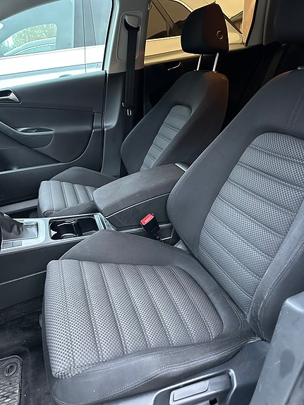 Volkswagen Passat 7 of 9