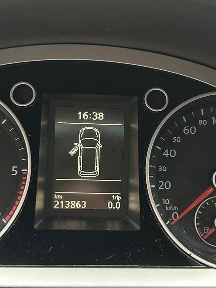 Volkswagen Passat 6 of 9