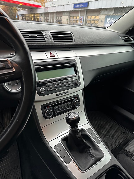 Volkswagen Passat 9 of 9