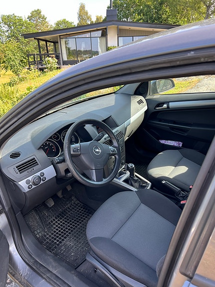 Opel Astra 4 of 5