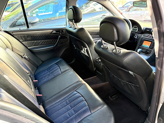 Mercedes-Benz C32 5 of 5