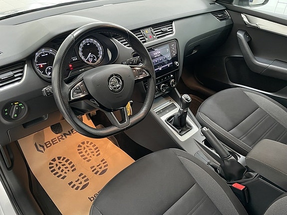 Skoda Octavia 10 of 18