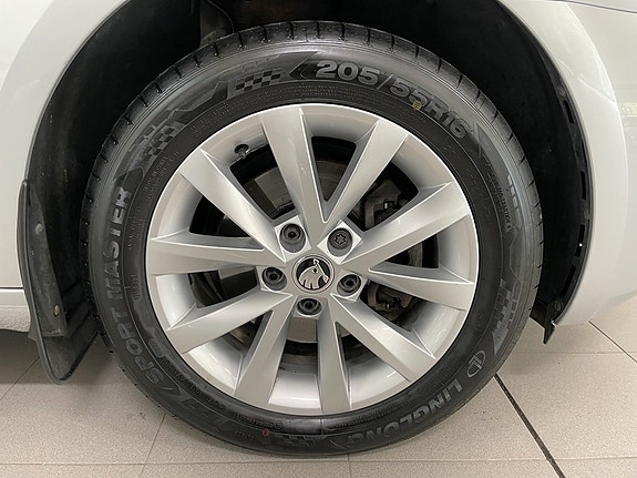 Skoda Octavia 15 of 18