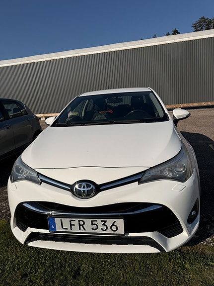 Toyota Avensis 9 of 9