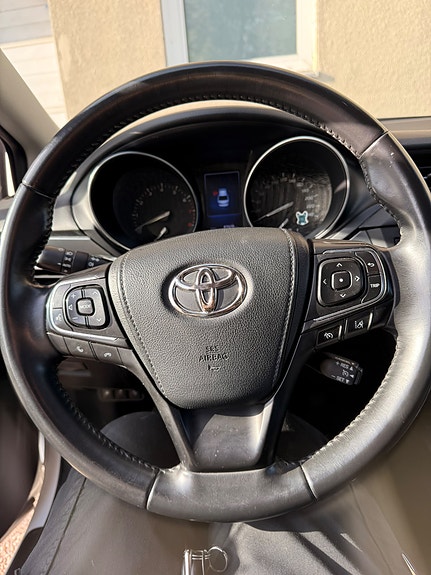 Toyota Avensis 8 of 9